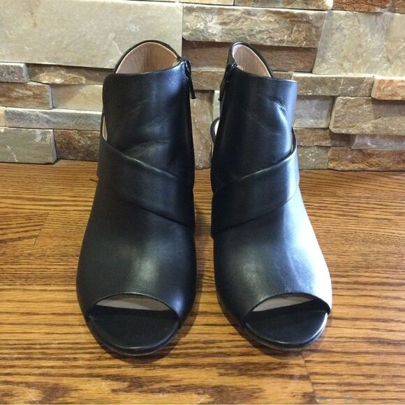 CLUB MONACO Open toe black booties - Picture 1 of 8